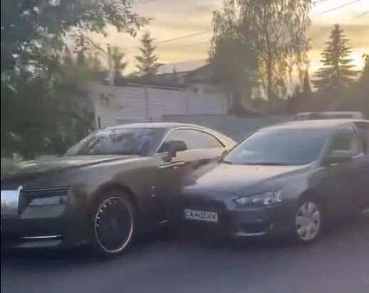 У Черкасах потрапив в аварію Rolls-Royce за 650 тисяч євро: авто належить відомій ворожці
