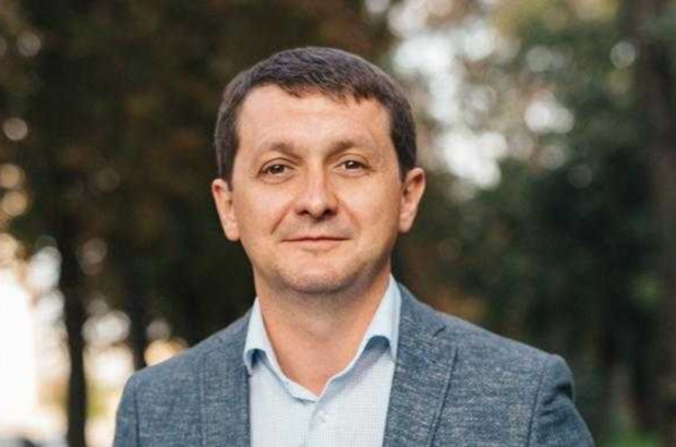 ”Кочова” квартира, Mustang сестри та катер знайомого: яке майно не декларує директор ”Київекспертизи” Хорошевський?