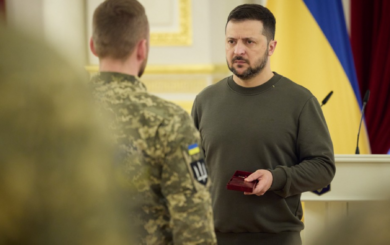 Владимир Зеленский наградил бойцов ГУР, уничтоживших российский ракетный катер »Ивановец»
