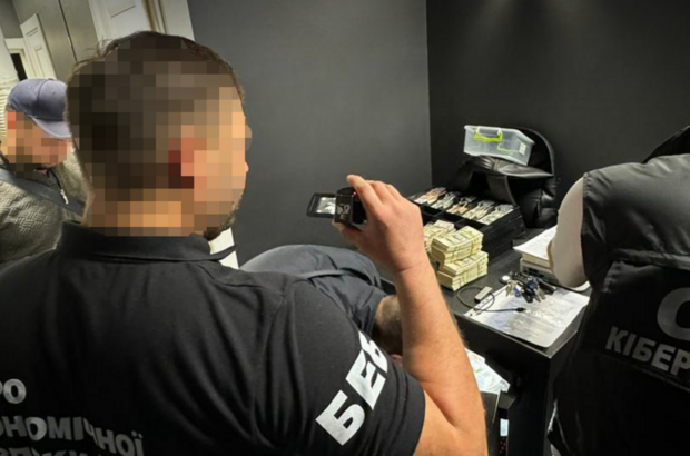 28,5 млн грн криптовалюти: на Львівщині БЕБ викрило нелегальний обмінник