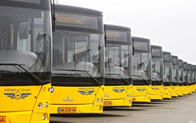 Общественный транспорт в Киеве работает с перебоями из-за обстрелов — как теперь ездить