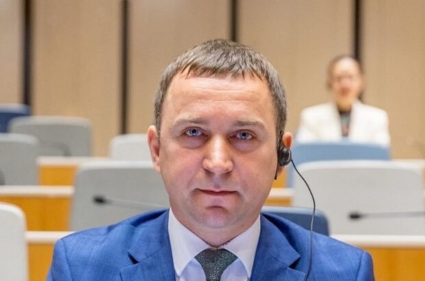 Топ-чиновник УКРНОИВИ задекларировал более 2 млн грн зарплаты и семейную недвижимость