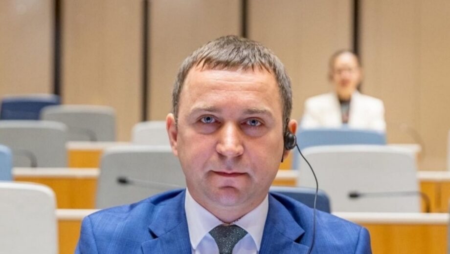 Топ-чиновник УКРНОИВИ задекларировал более 2 млн грн зарплаты и семейную недвижимость