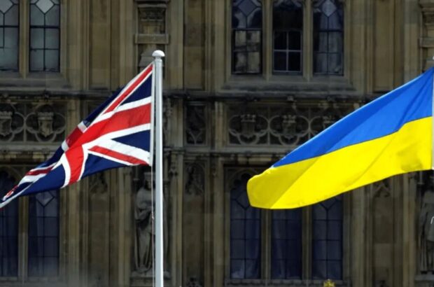 Лондон ввел почти 300 новых санкций против россии