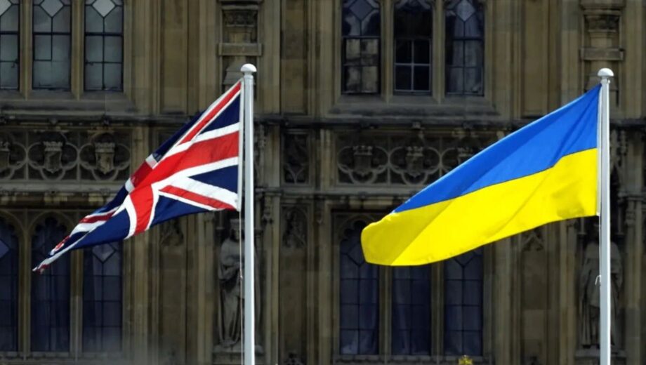 Лондон запровадив майже 300 нових санкцій проти росії