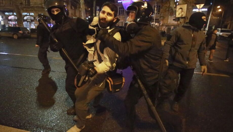 Ночные протесты в Грузии: есть пострадавшие и арестованные