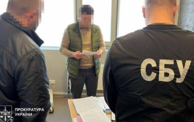 Заробляли на операційних: чиновників і постачальників викрили на схемі з медобладнанням на 5,6 млн грн
