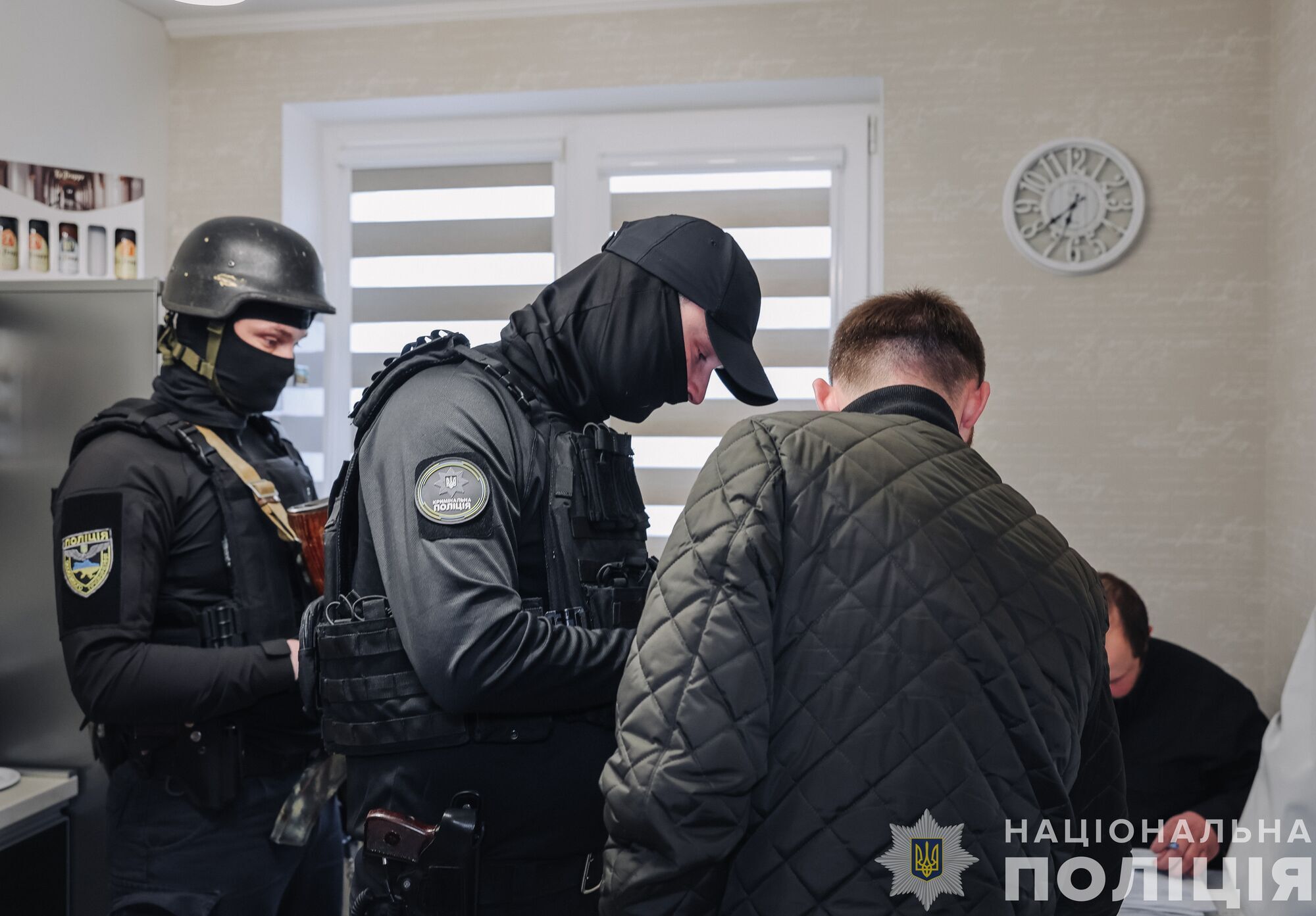 Полиция раскрыла масштабную схему изготовления поддельных документов в Харькове и Мукачево (фото, видео)
