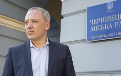 Ямы через каждые несколько метров: горожане засыпали Кличука вопросами
