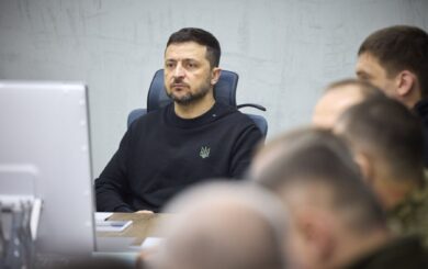Зеленский провел военное заседание в Харькове по фронту и переговорам в Саудовской Аравии