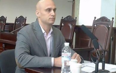 Семья судьи из Днепропетровщины приобрела электрокар за почти 2 млн грн