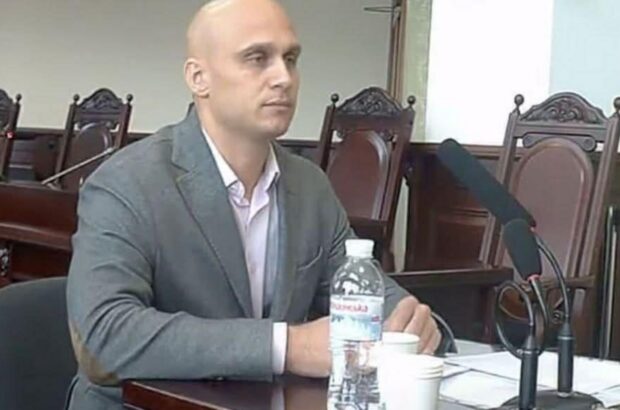 Семья судьи из Днепропетровщины приобрела электрокар за почти 2 млн грн
