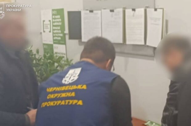 На Буковині підозрюють двох посадовців у причетності до неякісного ремонту протирадіаційного укриття