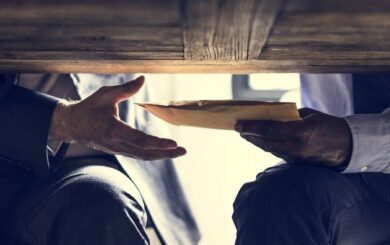 Політична корупція — головна загроза: понад 90% українців вважають її найсерйознішою