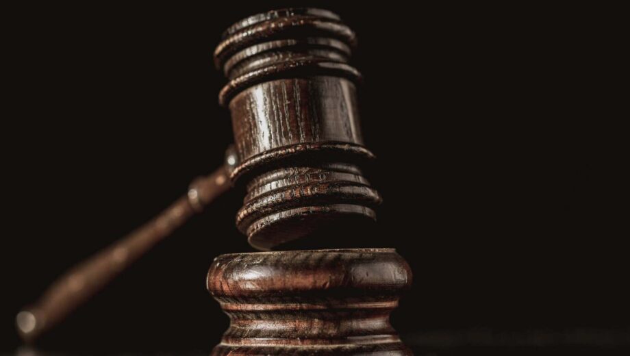 Закупівлі за завищеними цінами: топпосадовці завдали збитків державі на 63,9 млн грн