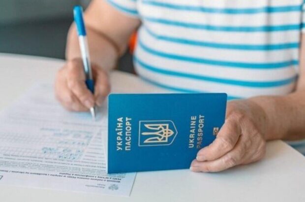 Польща вводить трирічні дозволи на проживання для українців: що важливо знати