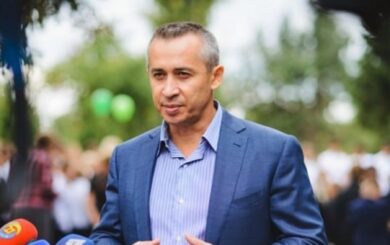 Французская недвижимость, элитные авто и миллионы наличными: что задекларировал Краснов
