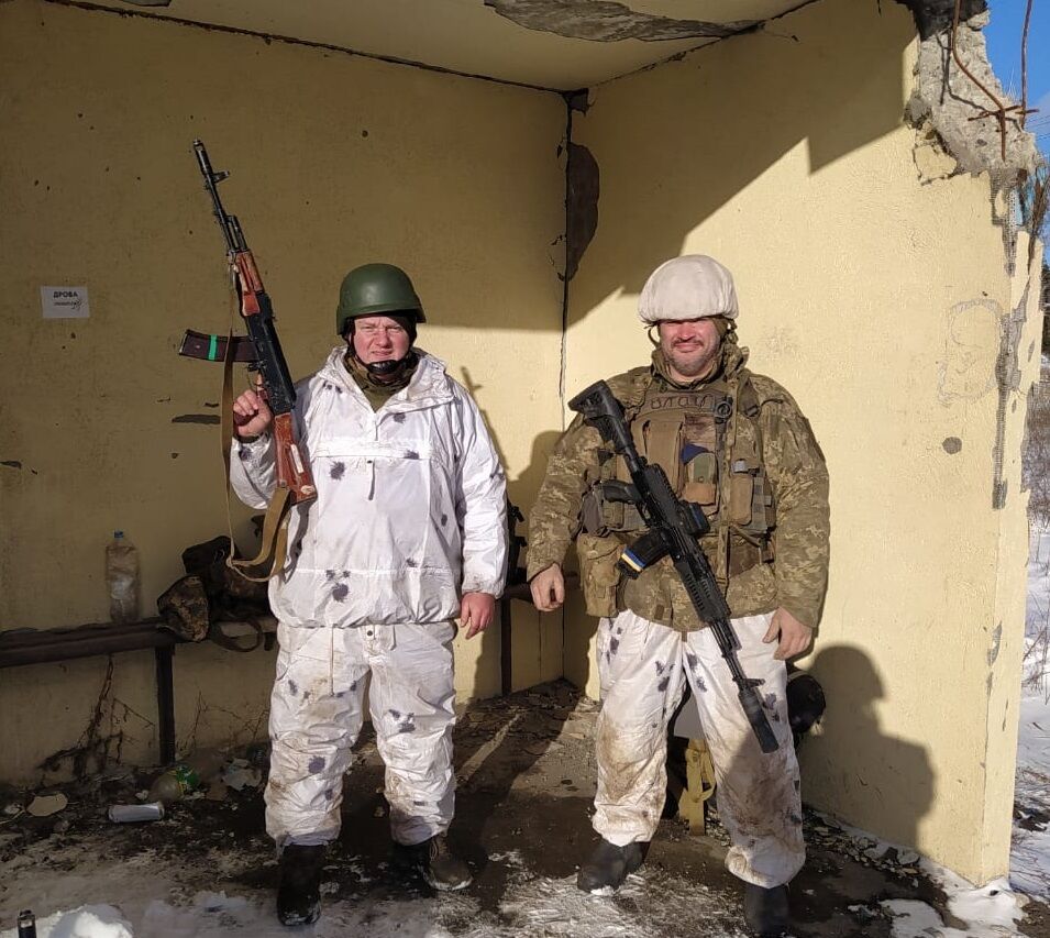 Володимир Чеславський (зліва) із побратимом