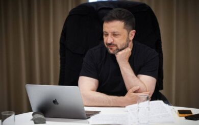 Как на фоне предстоящих переговоров о мире изменился рейтинг доверия к Зеленскому