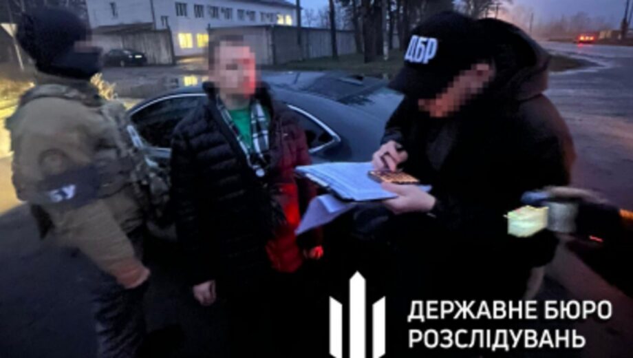 ДБР викрило прокурора Чернігівщини на отриманні 2,5 тисяч доларів хабаря