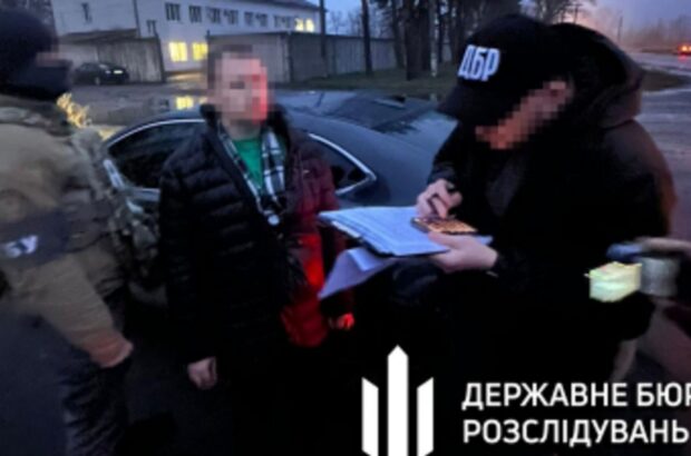 ДБР разоблачило прокурора Черниговщины на получении 2,5 тысяч долларов взятки