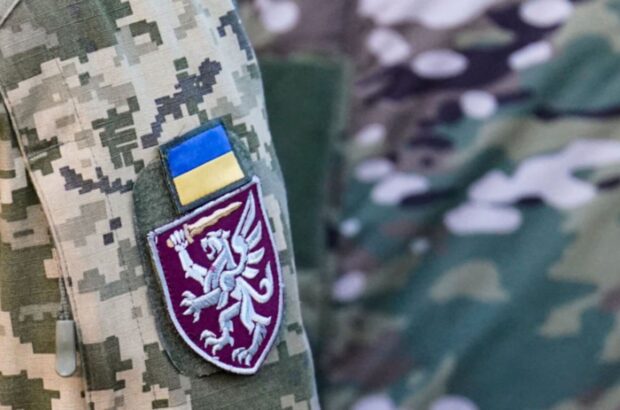 Українським військовим наказали припинити вогонь: великоднє перемир’я викликало плутанину