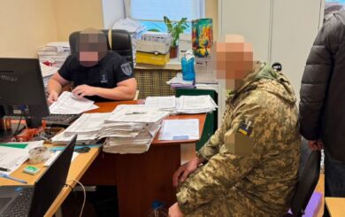 Трое должностных лиц роты материального обеспечения подозреваются в хищении горючего