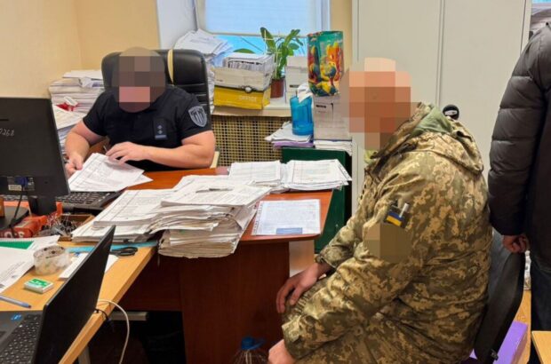 Трое должностных лиц роты материального обеспечения подозреваются в хищении горючего