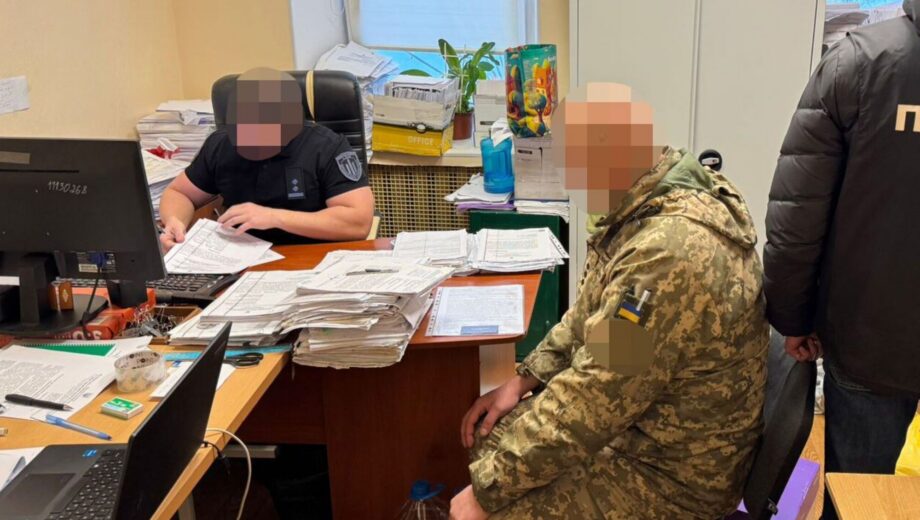 Трое должностных лиц роты материального обеспечения подозреваются в хищении горючего
