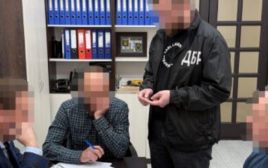 Незаконная вырубка почти 19 тысяч деревьев: во Львовской области будут судить депутата и директора лесхоза