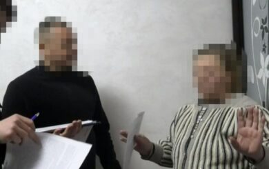 Племінник допомагав тітці отримувати гроші за уникнення відправлення військових на бойові позиції