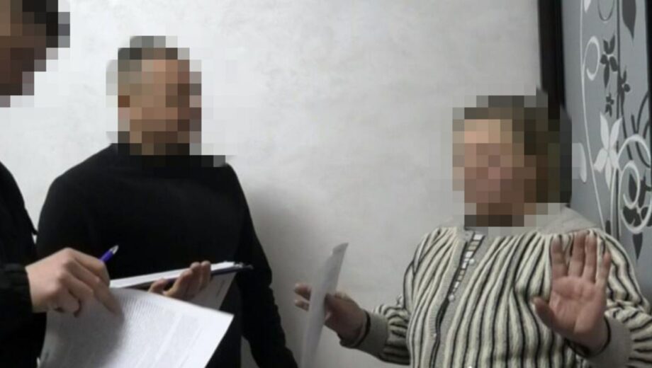 Племінник допомагав тітці отримувати гроші за уникнення відправлення військових на бойові позиції