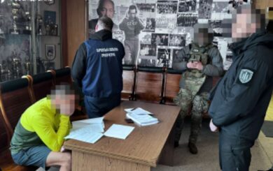 Фальсифицировали дела по взяткам: ДБР сообщило о подозрении правоохранителям из Харькова