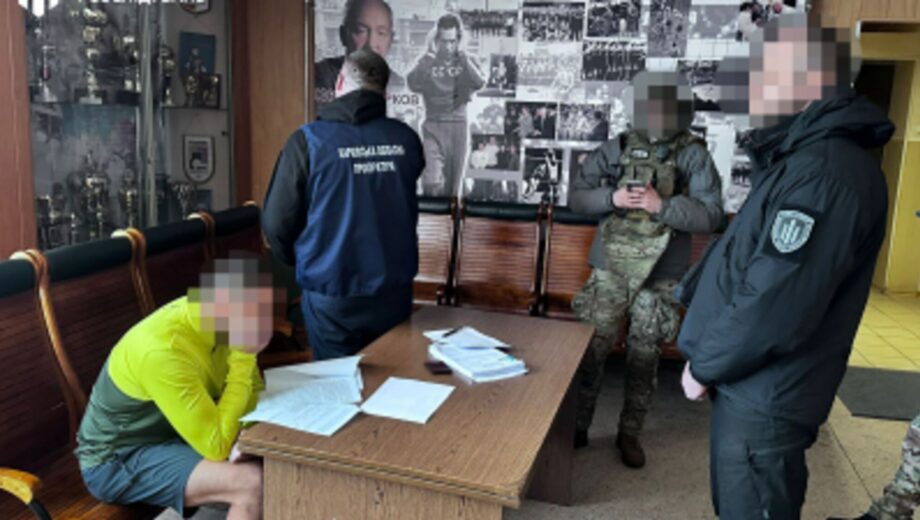 Фальсифицировали дела по взяткам: ДБР сообщило о подозрении правоохранителям из Харькова