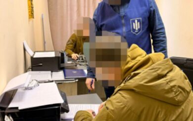 Скандал в Хмельницком: эксследователь присвоил 2,5 млн грн вещественных доказательств — ему грозит до 12 лет тюрьмы