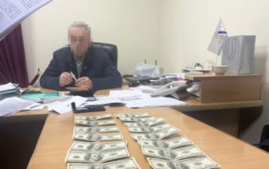 Руководитель Хмельницкой РГА за деньги помогал военнообязанным получить статус ограниченно пригодных