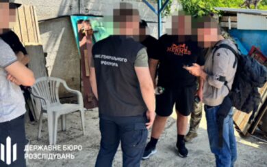 Просрочка для фронта – прибыль для дельцов: ГБР разоблачило схему поставки некачественных продуктов ВСУ