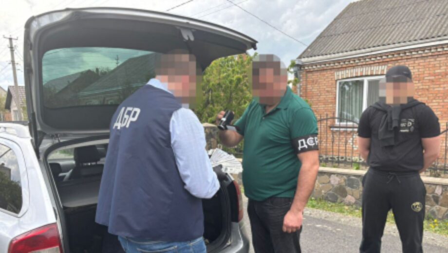 Дезертирство за 15 тисяч доларів: ДБР викрило масштабну схему втечі військових у чотирьох областях