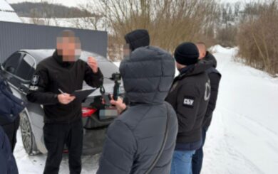 В Черкасской области разоблачили правоохранителя: за $5 тысяч обещал снять военнообязанного с розыска