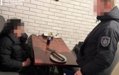 Резонансное дело: должностную должность Центра пробации будут судить за взятку в 21,5 тысячи долларов за »списание» военного