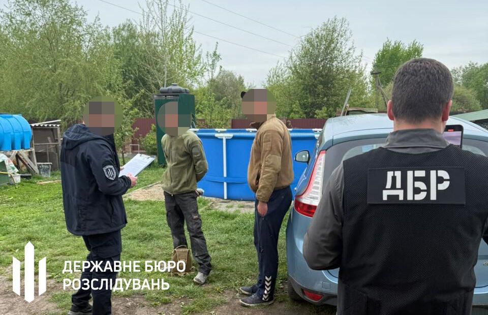 Змушував підлеглих будувати приватний будинок