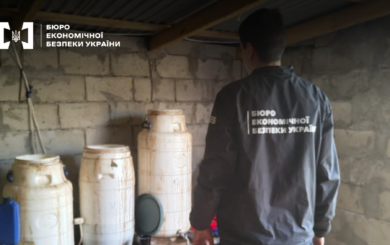 В Одесі викрито підпільний цех з виробництва підробного алкоголю, який продавали через Instagram