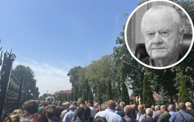 Сотни людей, прощание без камер и собственный мавзолей: на Черниговщине провели в последний путь агрария Яковишина