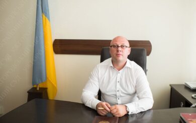 Судья Деметрадзе пользуется BMW X5, принадлежащим его безработному брату