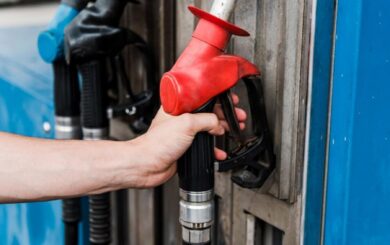 Камбін заборонив продавати в Україні пальне стандартів Євро-3 і Євро-4: чим це загрожує ринку