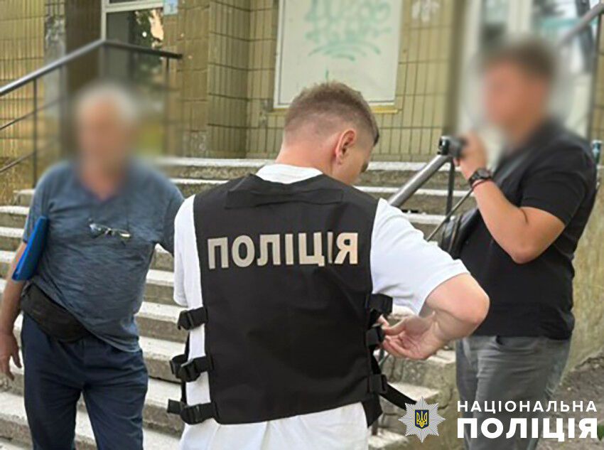 Взятка в 3 тысячи долларов за фиктивную дезинфекцию