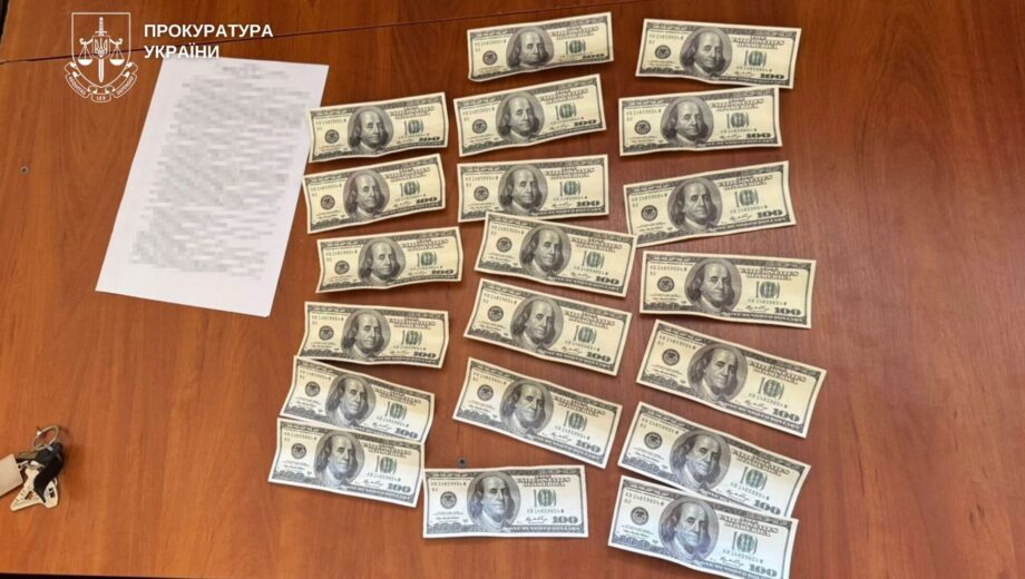Взятка за магистратуру в Днепре: работники университета задержаны