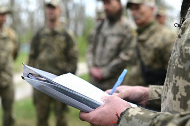 В Шостке задержан мужчина, напавший на полицейского и представителя ТЦК