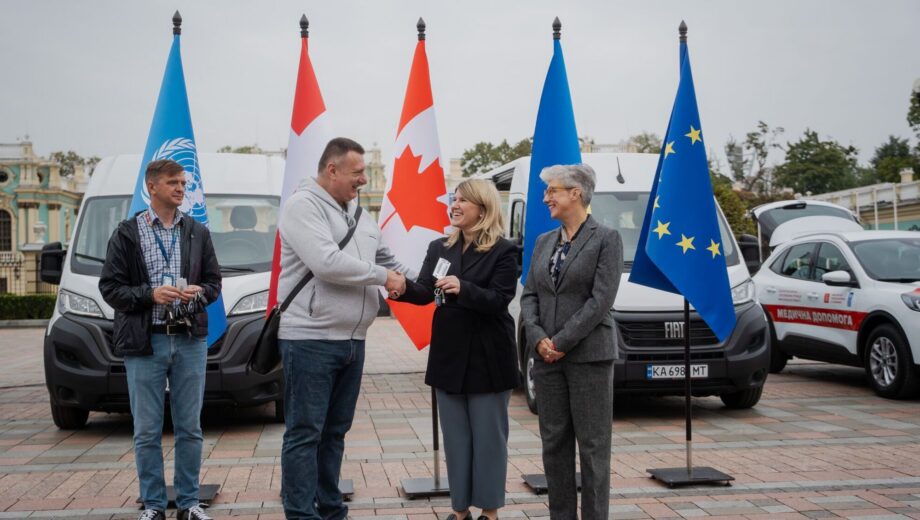 Помощь станет ближе: Украина получила »клиники» на колесах