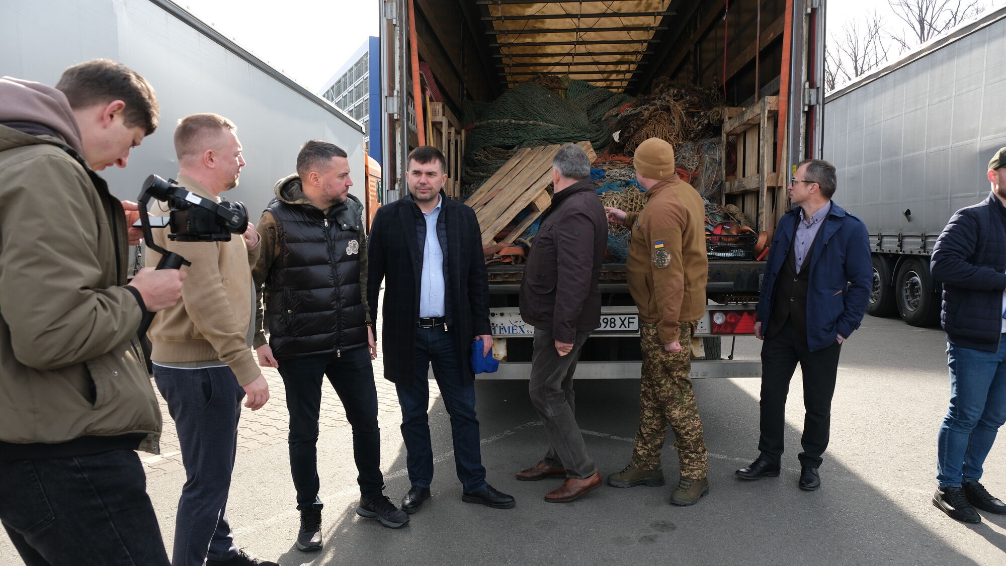 Волонтери передали на фронт ще три фури антидронових сіток у межах ініціативи ''Павутиння''